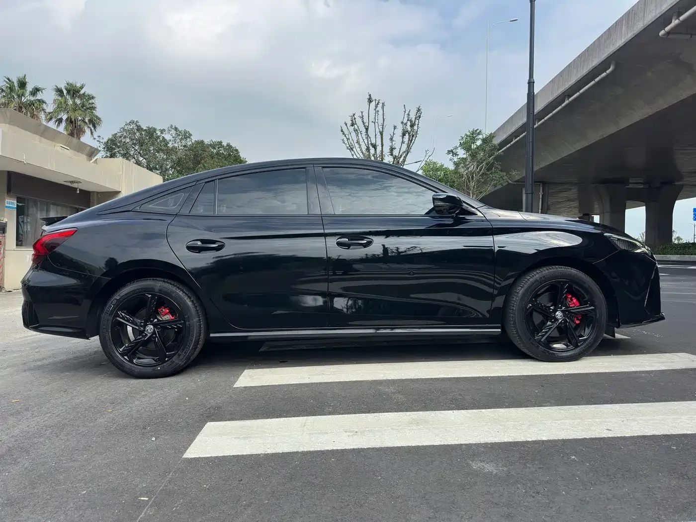 MG MG5 Scorpio 2022 1.5T Trophy Sports Flagship — Фото автомобиля 4