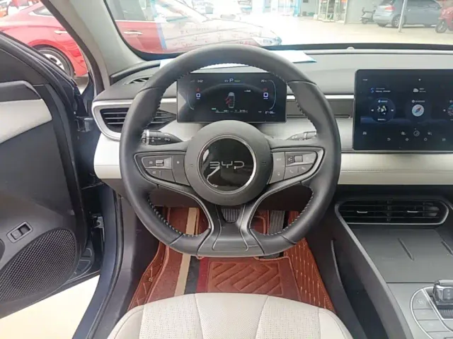 BYD Seal 05 DM-i — Фото автомобиля 10