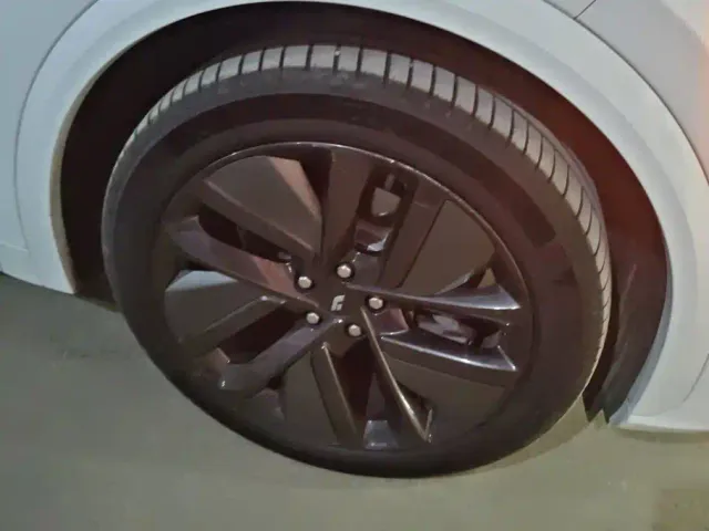 Li Auto L7 — Фото автомобиля 6