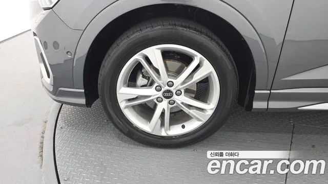 Audi Q3 35 TDI quattro Premium Sportback — Фото автомобиля 5