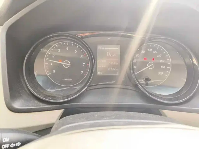 Wuling Zhengcheng — Фото автомобиля 4