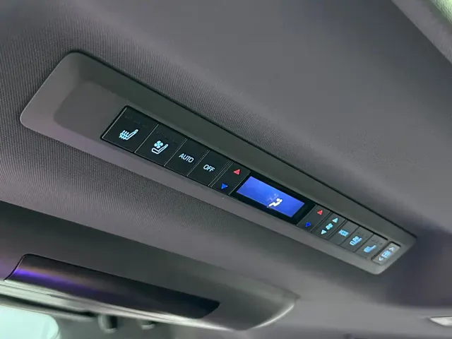 Toyota Sienna — Фото автомобиля 25