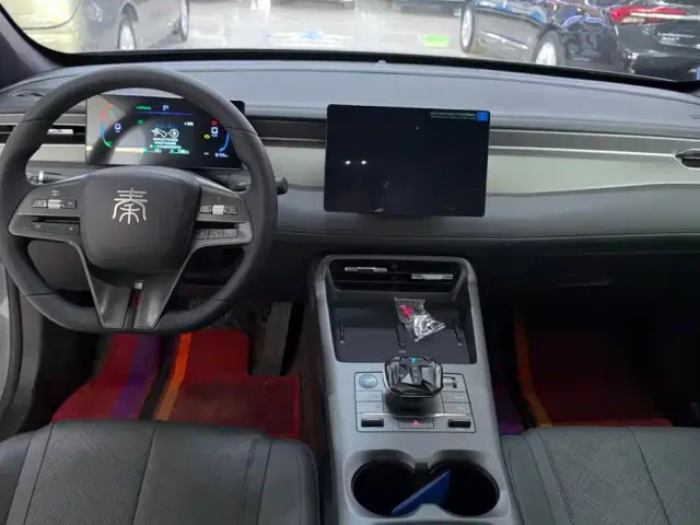 BYD Qin PLUS — Фото автомобиля 12