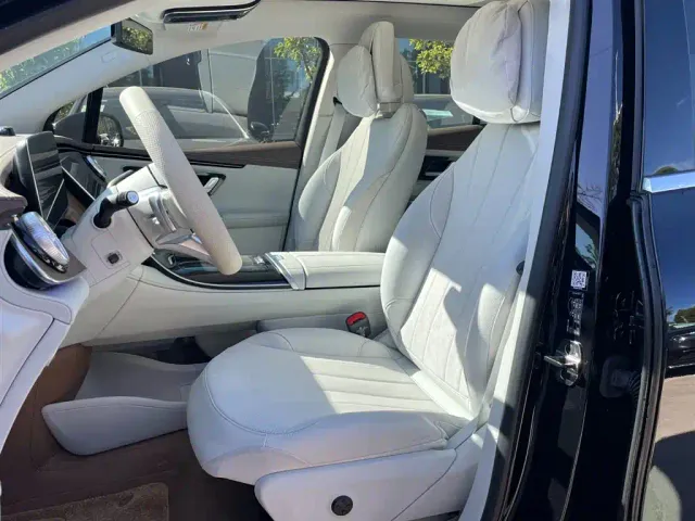 Mercedes-Benz EQE SUV — Фото автомобиля 5