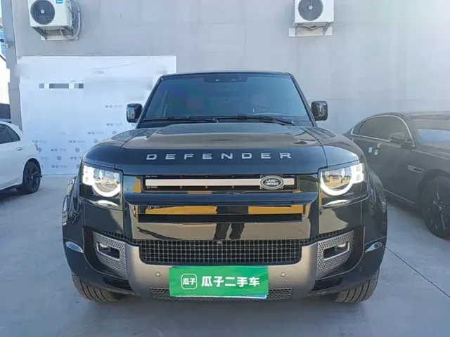 Land Rover Defender — Фото автомобиля 2