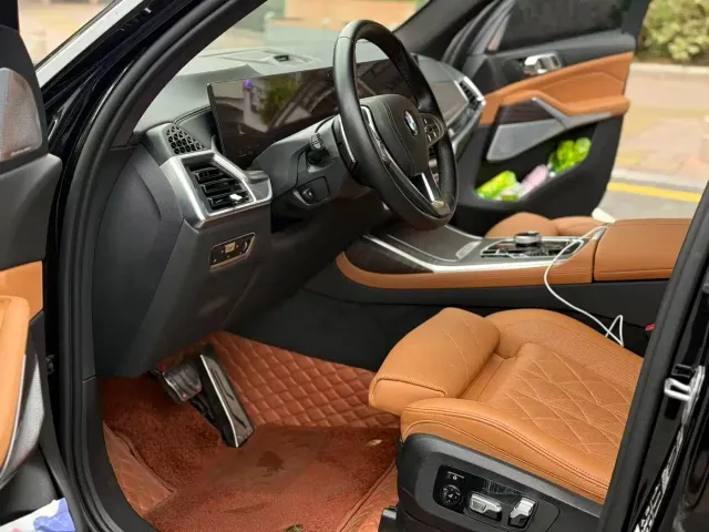 BMW X7 — Фото автомобиля 3