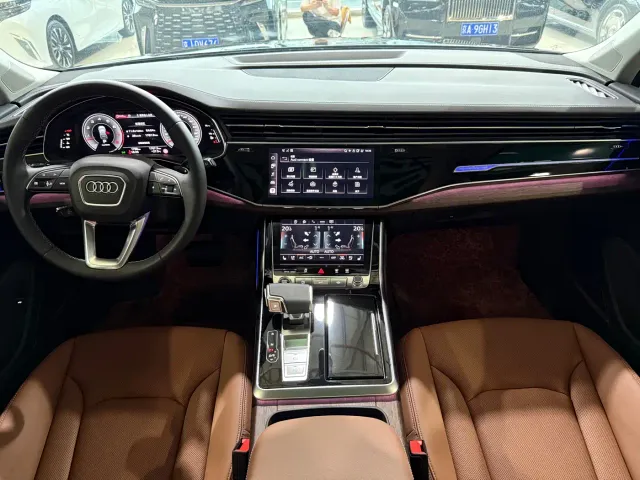Audi Q7 — Фото автомобиля 12