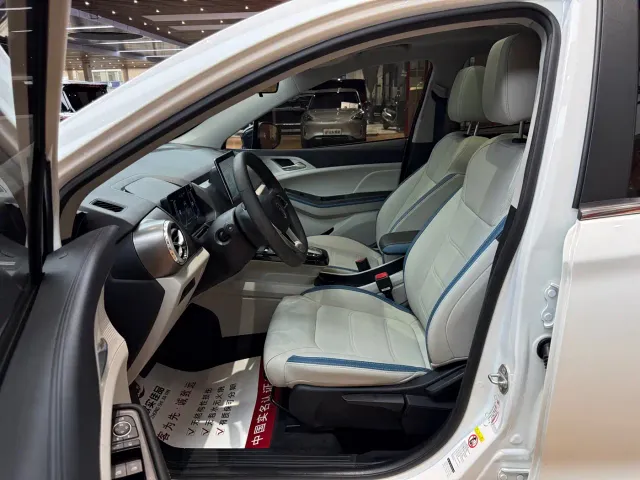 BYD Yuan Pro — Фото автомобиля 4