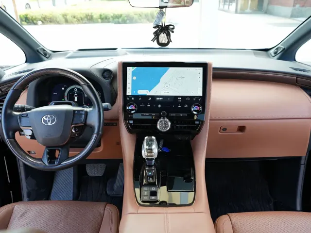 Toyota Alphard — Фото автомобиля 9