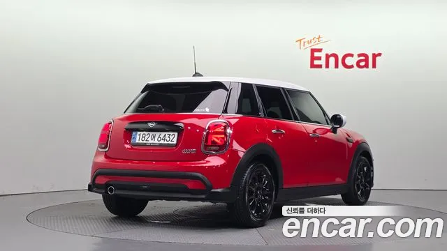 Mini Cooper Cooper 5 дверей Classic — Фото автомобиля 2