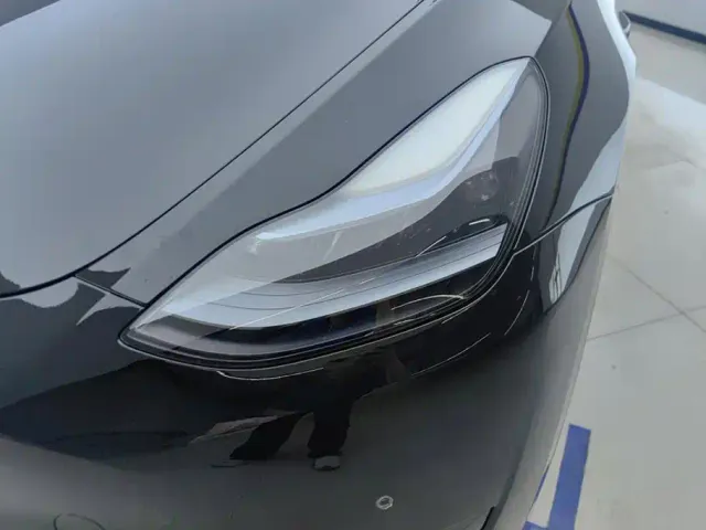 Tesla Model Y — Фото автомобиля 5