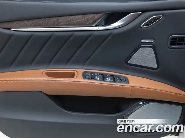 Maserati Ghibli — Фото автомобиля 15