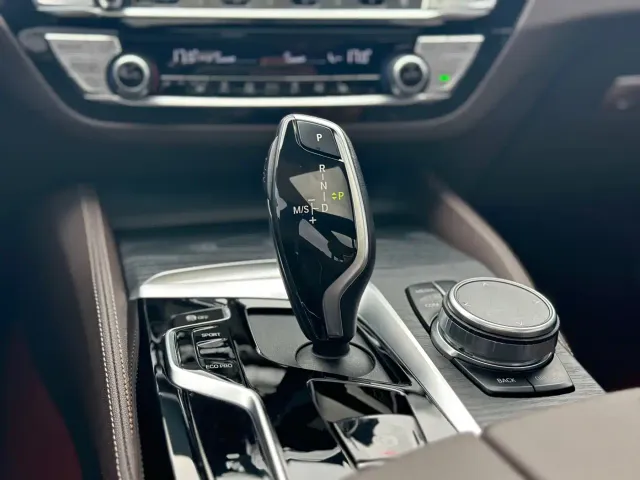 BMW 5 Series — Фото автомобиля 7