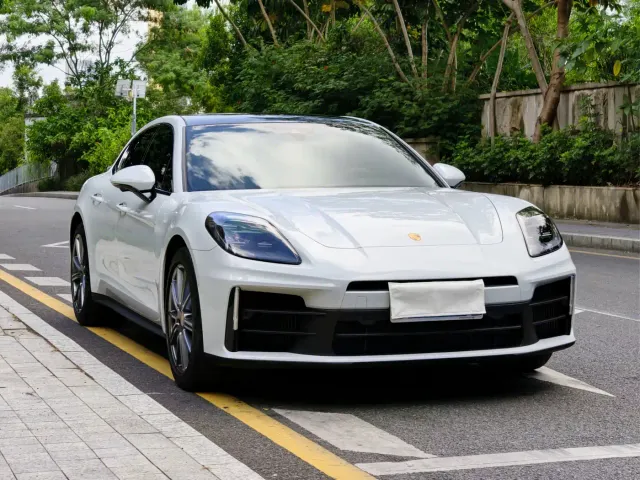Porsche Panamera — Фото автомобиля 4