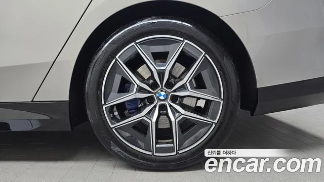 BMW 5-Series — Фото автомобиля 20