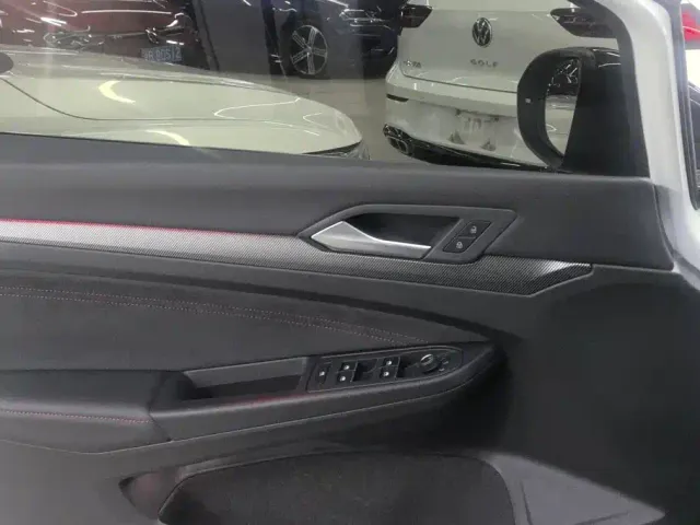 Volkswagen Golf GTI — Фото автомобиля 7