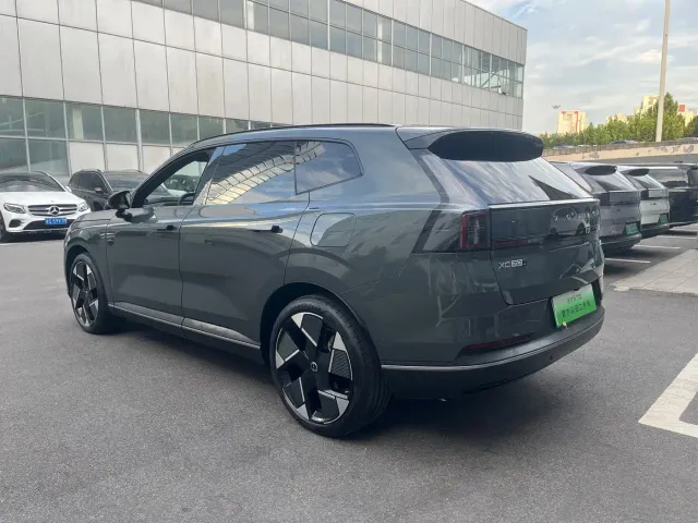 Volvo XC70 Plug-in Hybrid — Фото автомобиля 7