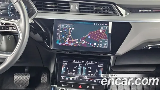 Audi e-tron — Фото автомобиля 14