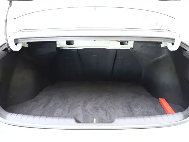 Hyundai Elantra — Фото автомобиля 18