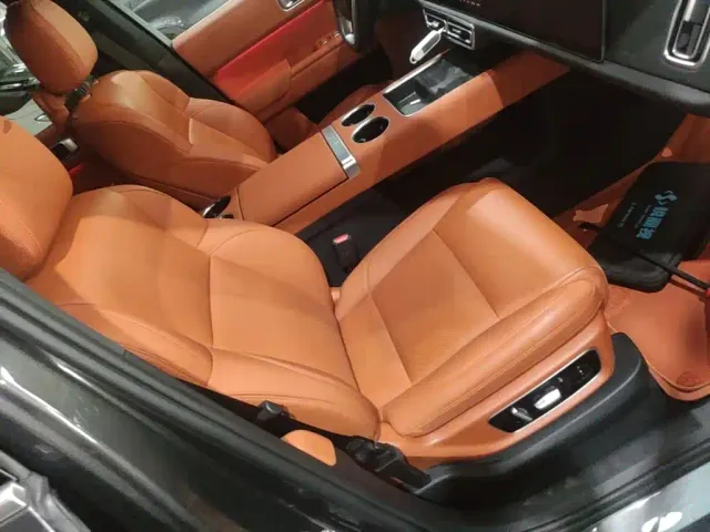 Li Auto L9 — Фото автомобиля 24