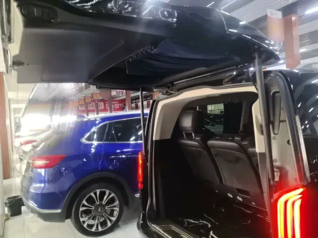 Mercedes-Benz V-Class — Фото автомобиля 14