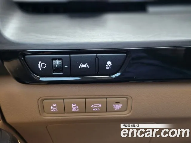 Kia Carnival Generation 4 — Фото автомобиля 11