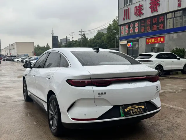 BYD Qin L — Фото автомобиля 9