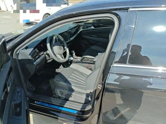 Volkswagen Passat — Фото автомобиля 5