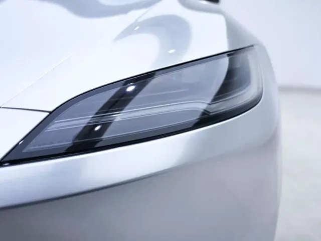 Tesla Model 3 — Фото автомобиля 10