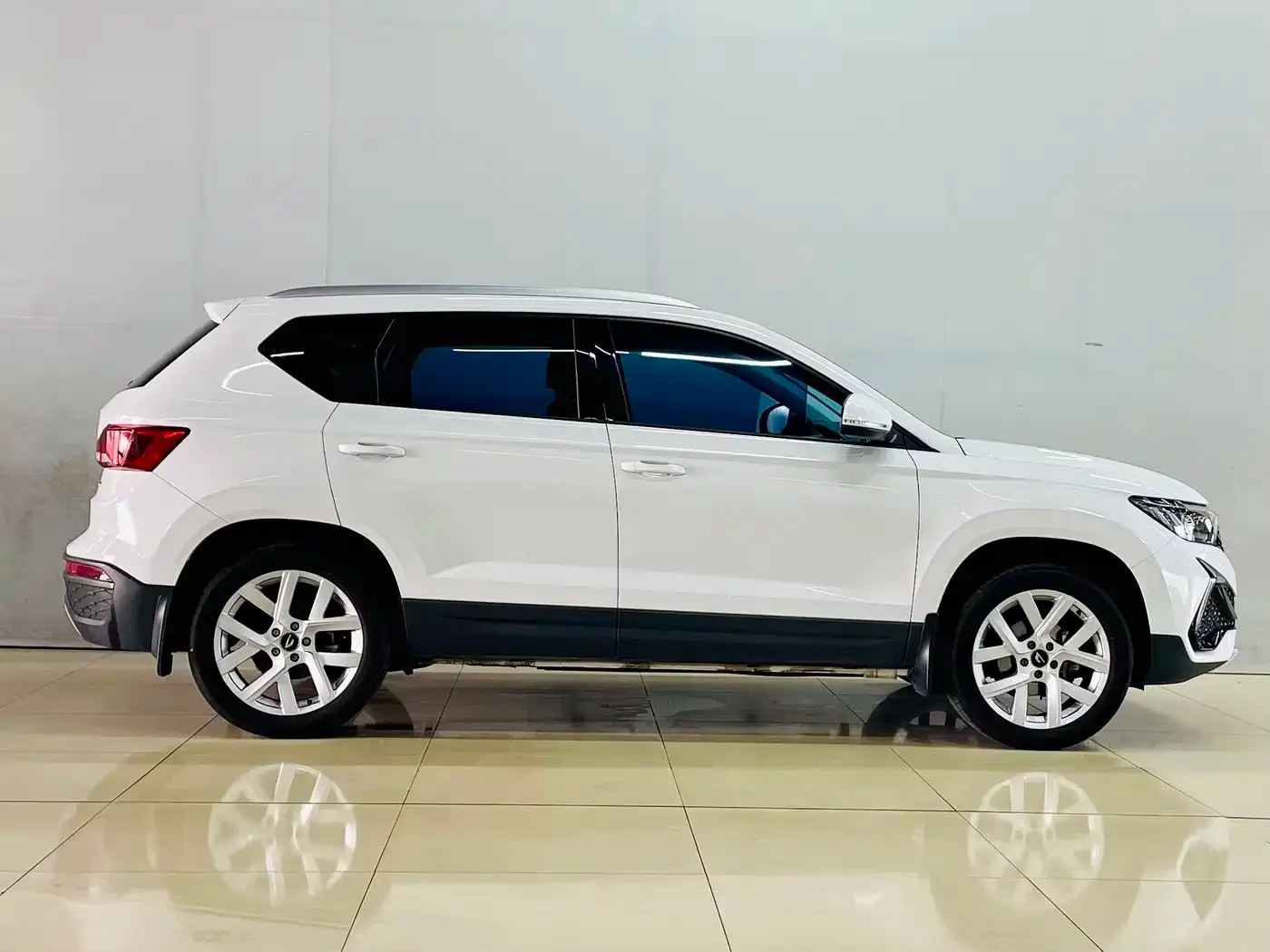Jetta Jetta VS5 2023 280TSI Manual Progressive Model — Фото автомобиля 4