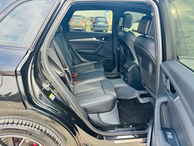 Audi Q5L — Фото автомобиля 8