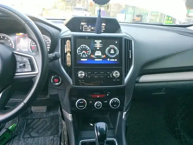 Subaru Forester — Фото автомобиля 12