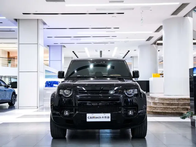 Land Rover Defender — Фото автомобиля 3