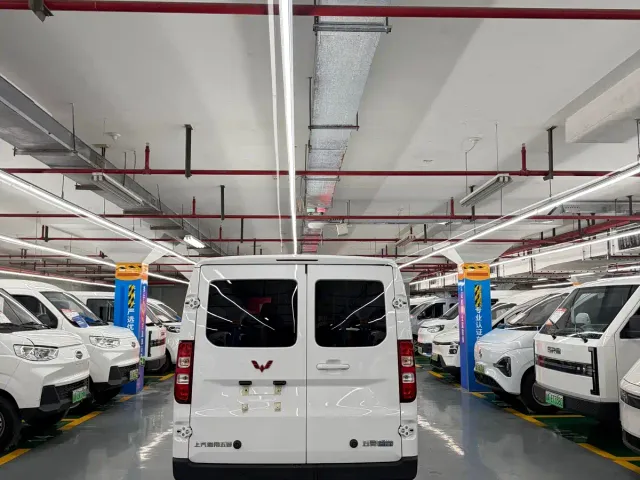 Wuling Yangguang — Фото автомобиля 4