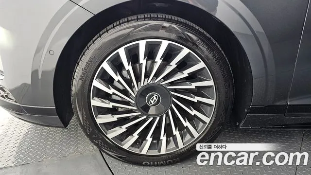 Hyundai Grandeur Grandeur (GN7) 2.5 Бензин 2WD — Фото автомобиля 5