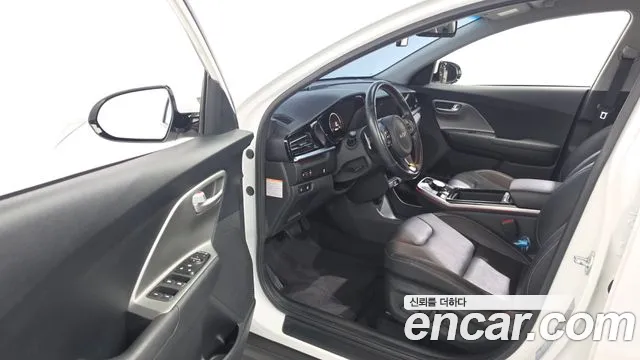 Kia Niro Niro Plus Air — Фото автомобиля 10