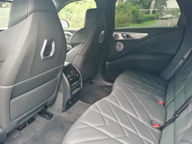 BMW XM — Фото автомобиля 11