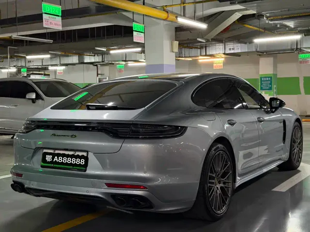 Porsche Panamera — Фото автомобиля 14