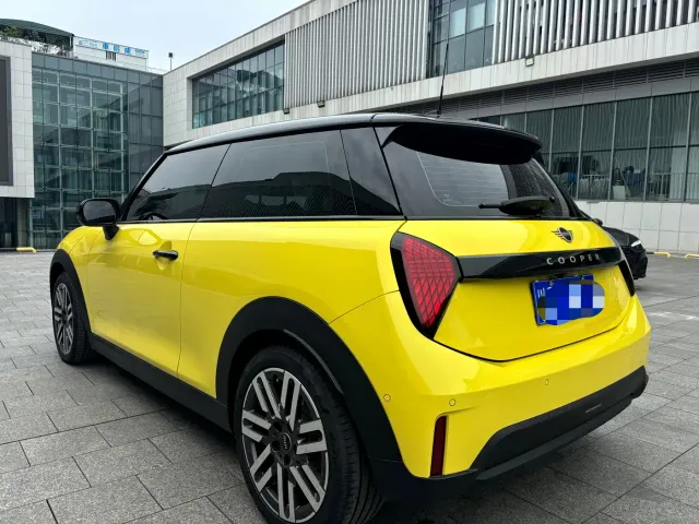 MINI Hatch — Фото автомобиля 12