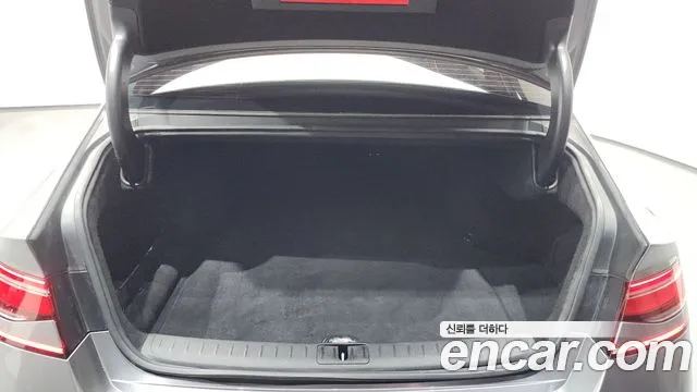Genesis G90 Бензин 3.5 турбо AWD — Фото автомобиля 20