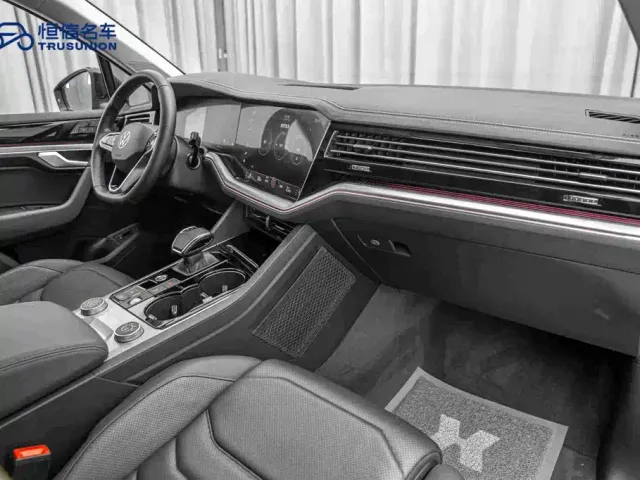 Volkswagen Touareg — Фото автомобиля 14