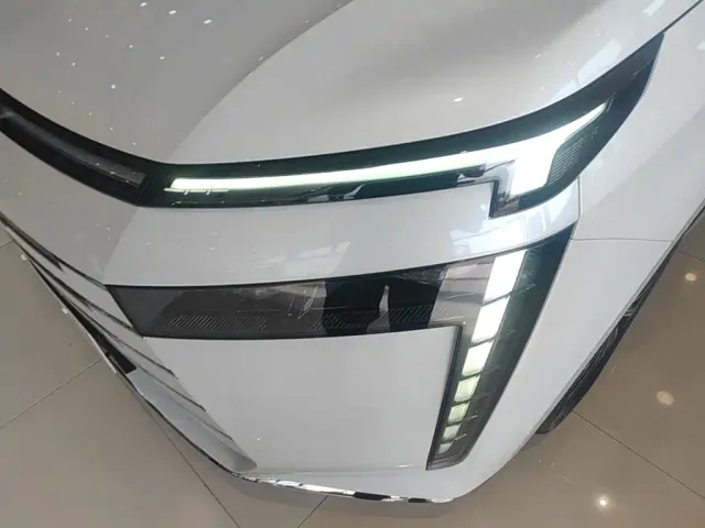 GAC Trumpchi E8 — Фото автомобиля 23