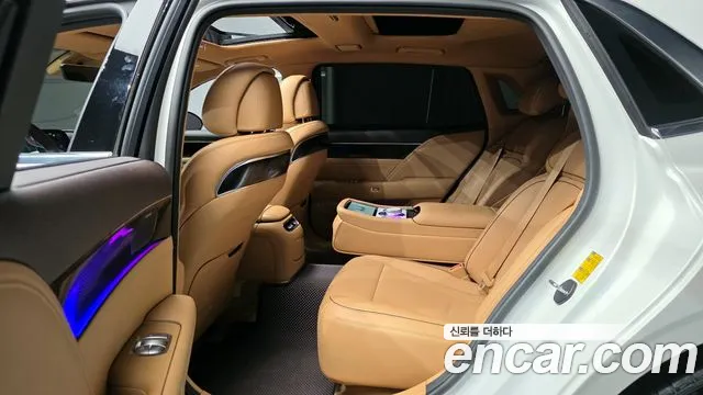 Genesis G90 Бензин 3.5 турбо AWD — Фото автомобиля 12