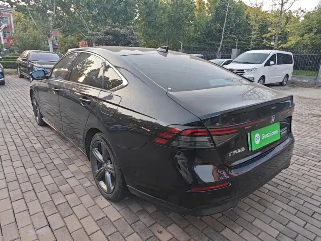 Honda Accord — Фото автомобиля 4