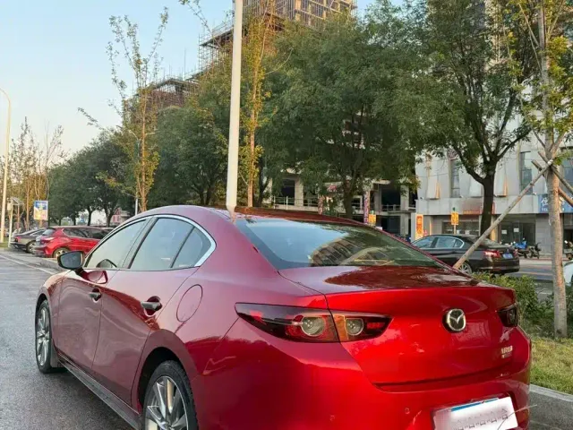 Mazda Axela — Фото автомобиля 7
