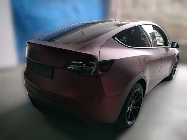 Tesla Model Y — Фото автомобиля 9