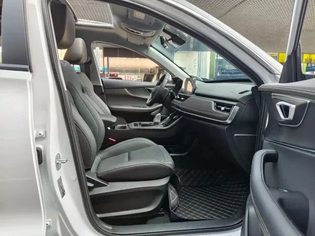 Chery Tiggo 8 — Фото автомобиля 17