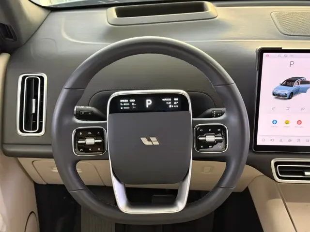 Li Auto L7 — Фото автомобиля 9