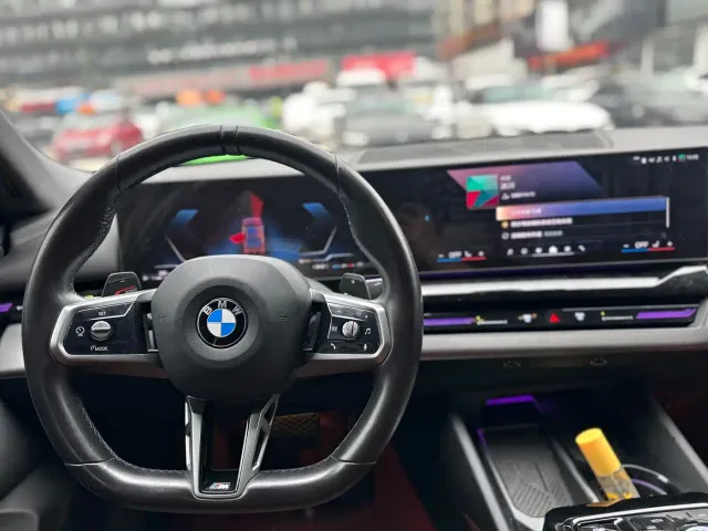 BMW 5 Series — Фото автомобиля 9