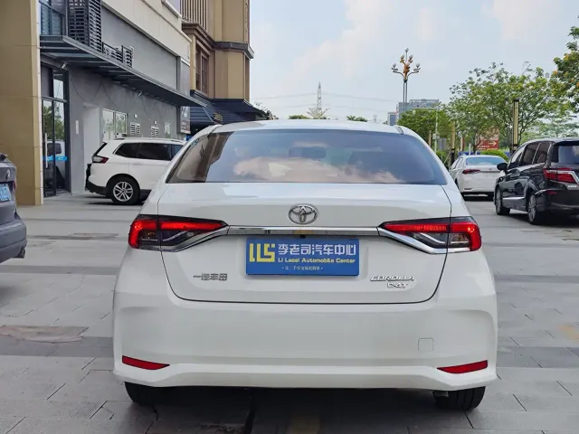 Toyota Corolla — Фото автомобиля 2